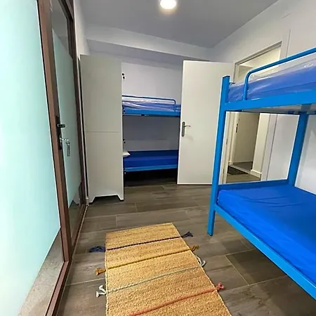 ホテル Vagabond Vieiras Beds & Communal Dinner Included Le-210