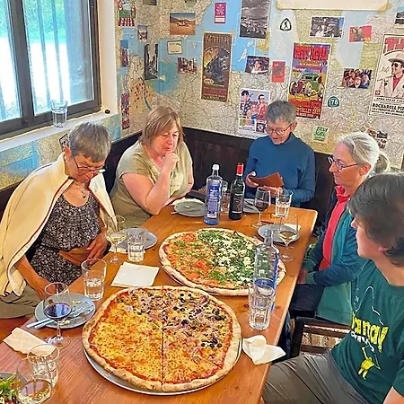 ホテル Vagabond Vieiras Beds & Communal Dinner Included Le-210
